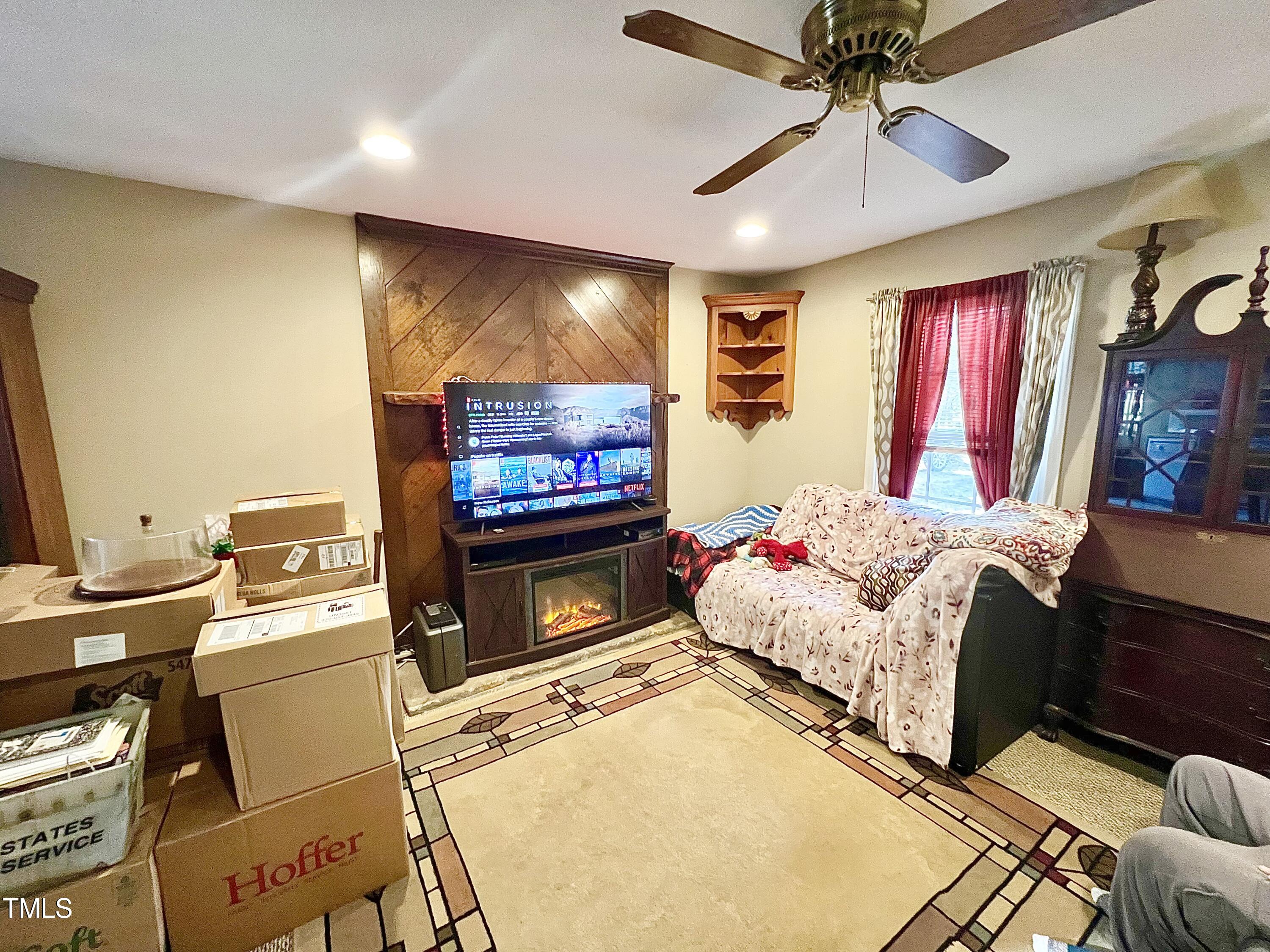 811 Cheves Road Zebulon, NC 27597 - Photo 6 of 7 811 Cheves rd inside 1