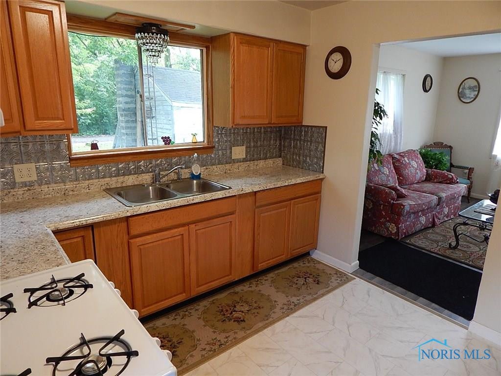 11418 Old State Line Road Swanton, OH 43558 - Photo 8 of 16 Gallery Image 8