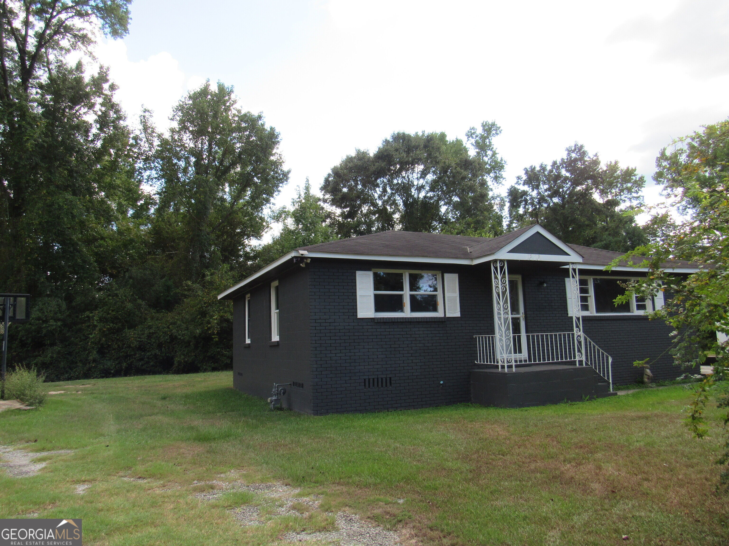 1616 Mathis Circle Macon, GA 31206 - Photo 3 of 28 Gallery Image 3