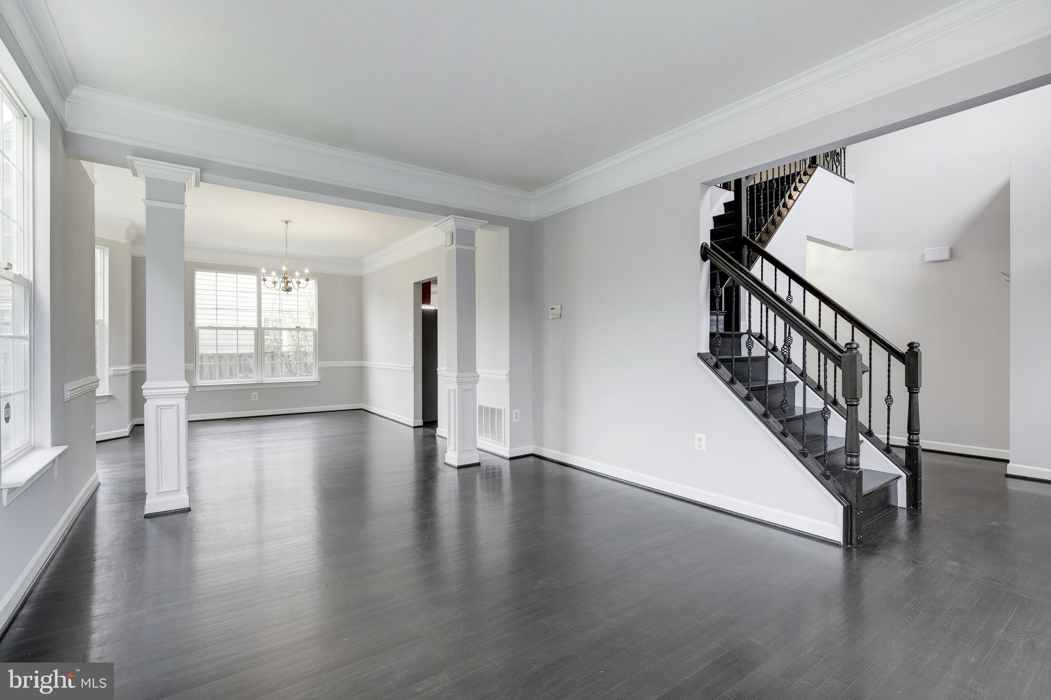 2048 Madrillon Road Vienna, VA 22182 - Photo 4 of 59 living room