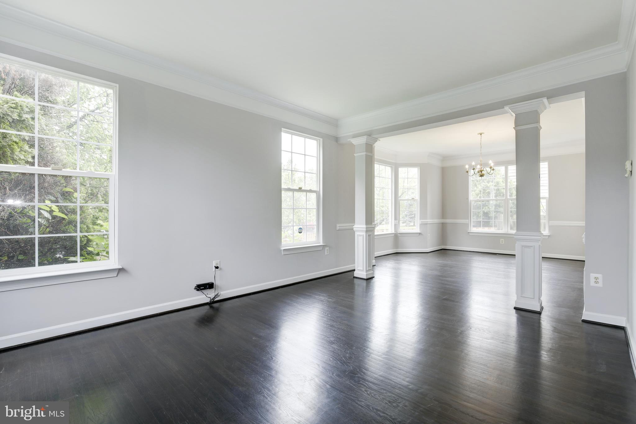 2048 Madrillon Road Vienna, VA 22182 - Photo 5 of 59 living room