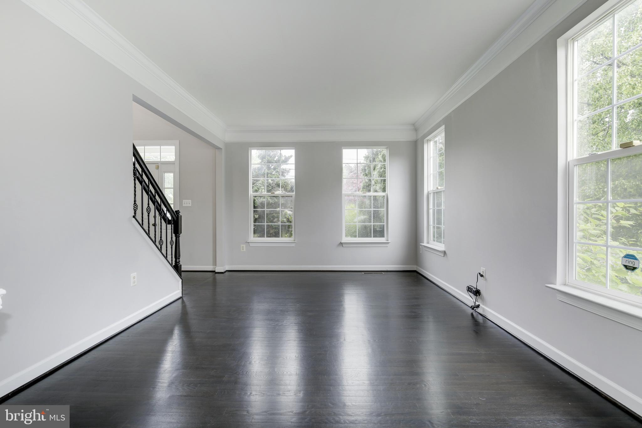 2048 Madrillon Road Vienna, VA 22182 - Photo 6 of 59 living room