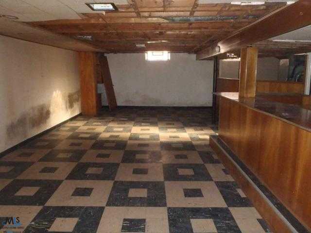 24646 Roxana Avenue Eastpointe, MI 48021 - Photo 5 of 14 31143293-4.JPG