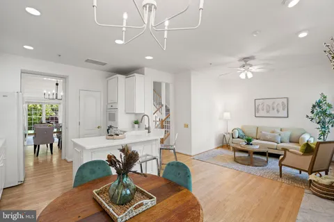 $939,000 | 11911 Kings Bridge Way, Unit 54, Rockville, MD 20852