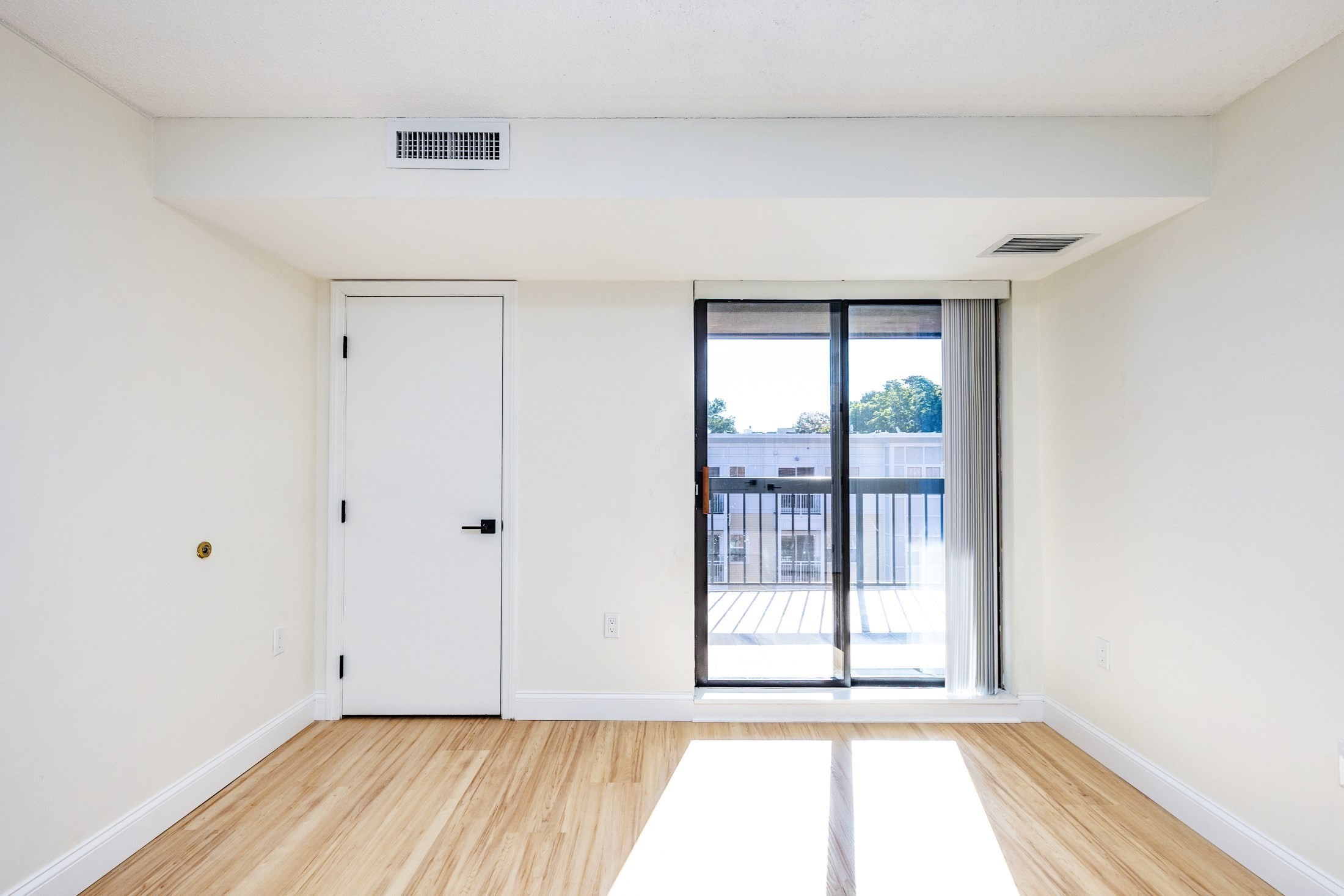 60 Rantoul Street, Unit 503N Beverly, MA 01915 - Photo 12 of 21 Gallery Image 12