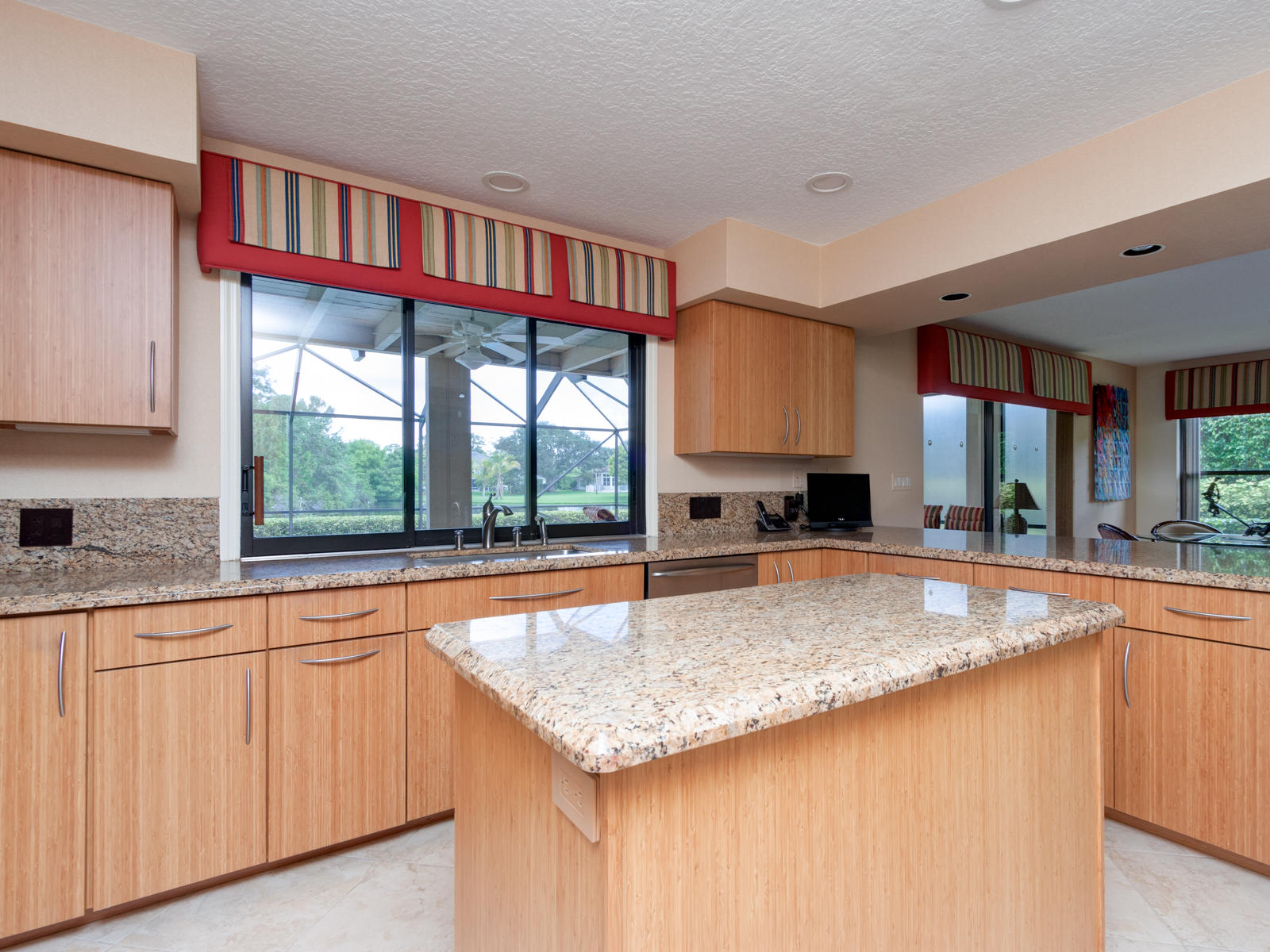 6191 Wood Lake Road Jupiter, FL 33458 - Photo 13 of 48 6191-53