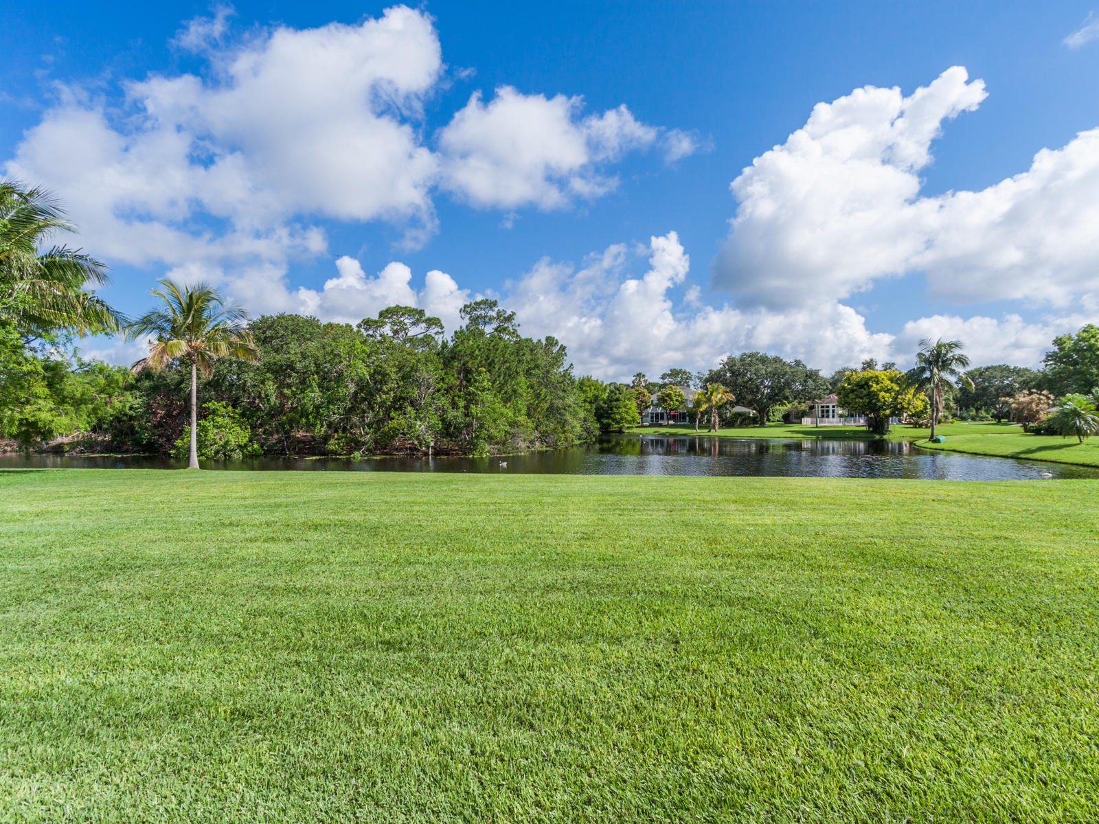 6191 Wood Lake Road Jupiter, FL 33458 - Photo 4 of 48 6191-17