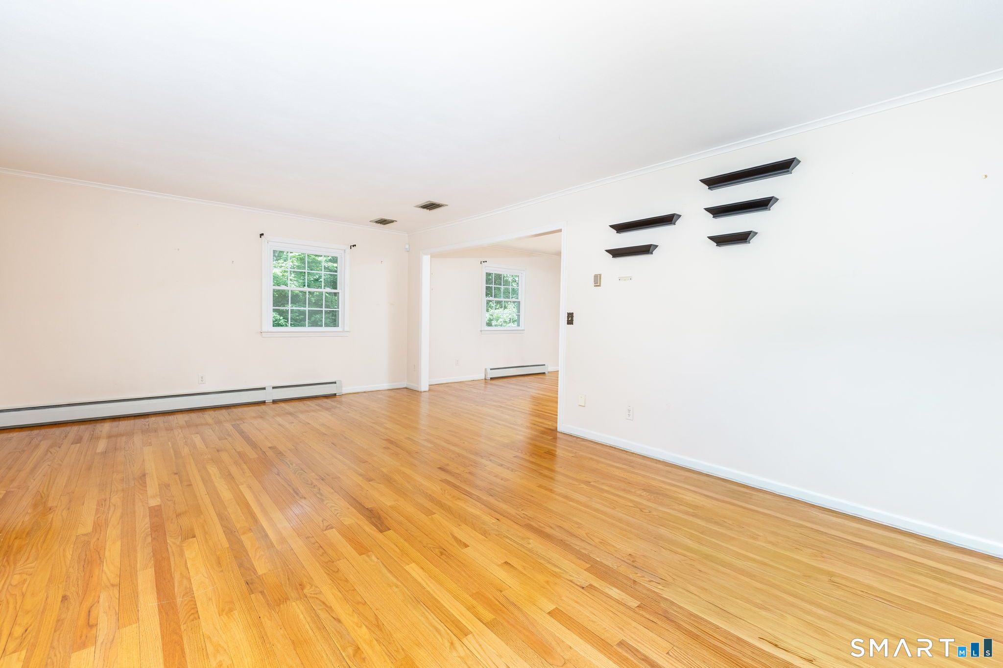 33 Hurds Hill Road Woodbury, CT 06798 - Photo 9 of 40 Living Room