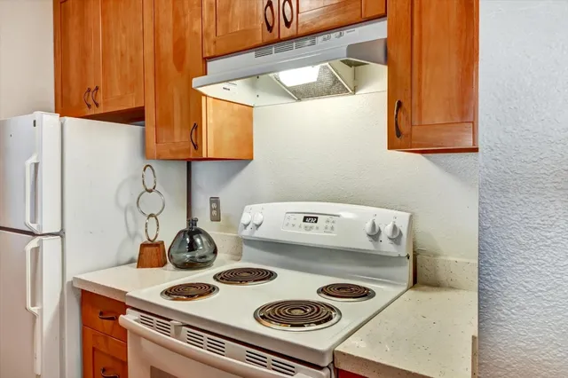 $438,000 | 377 Mandarin Drive, Unit 204, Daly City, CA 94015