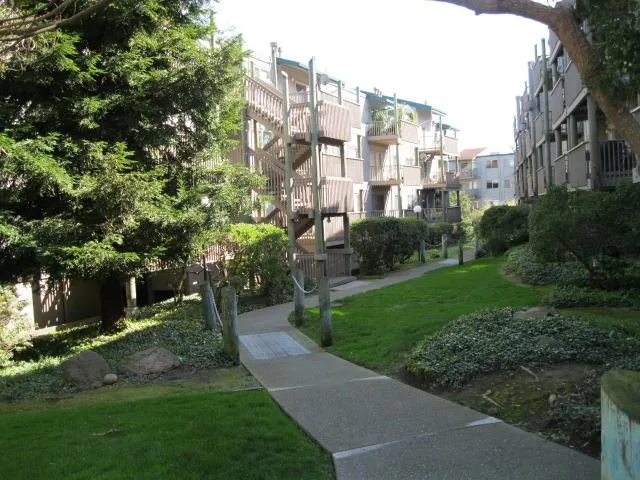 $438,000 | 377 Mandarin Drive, Unit 204, Daly City, CA 94015