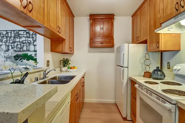 $438,000 | 377 Mandarin Drive, Unit 204, Daly City, CA 94015