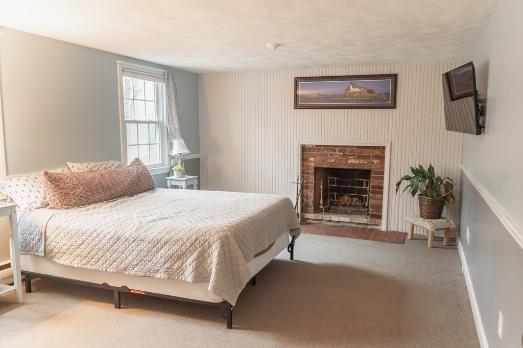 20 Stage Coach Road Boxford, MA 01921 - Photo 4 of 18