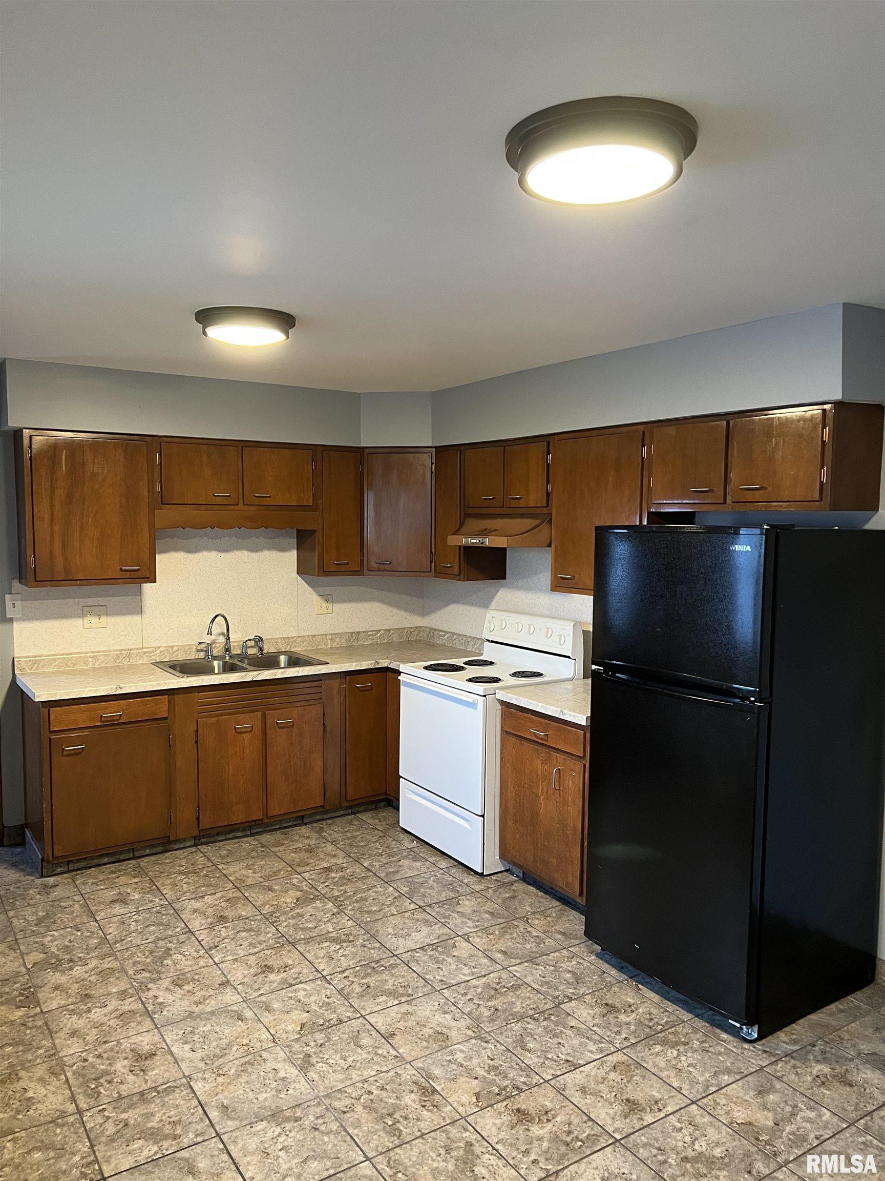 2248 East Eleanor Avenue Springfield, IL 62702 - Photo 4 of 27