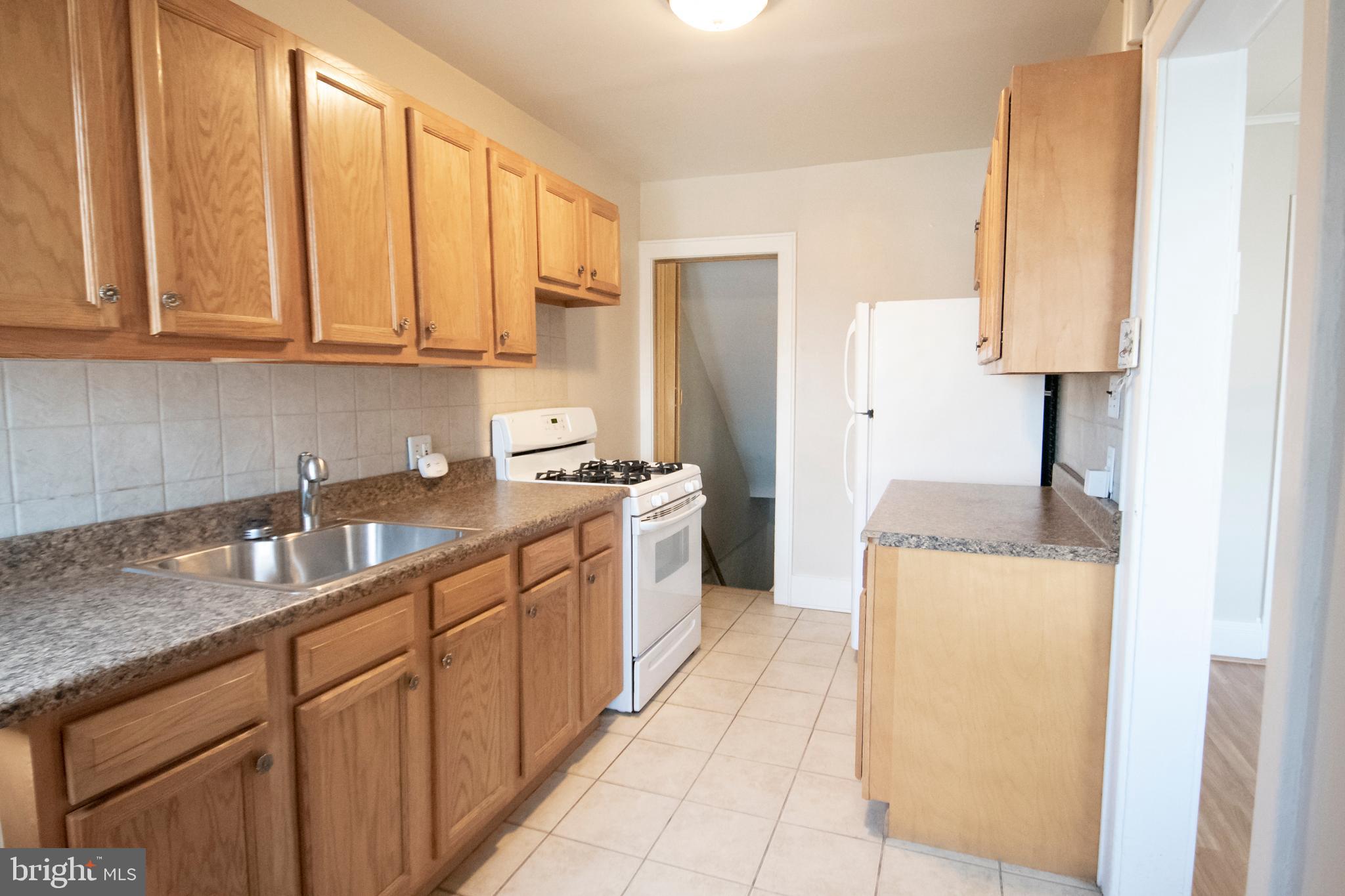 7038 Dunbar Road Baltimore, MD 21222 - Photo 4 of 33 Kitchen