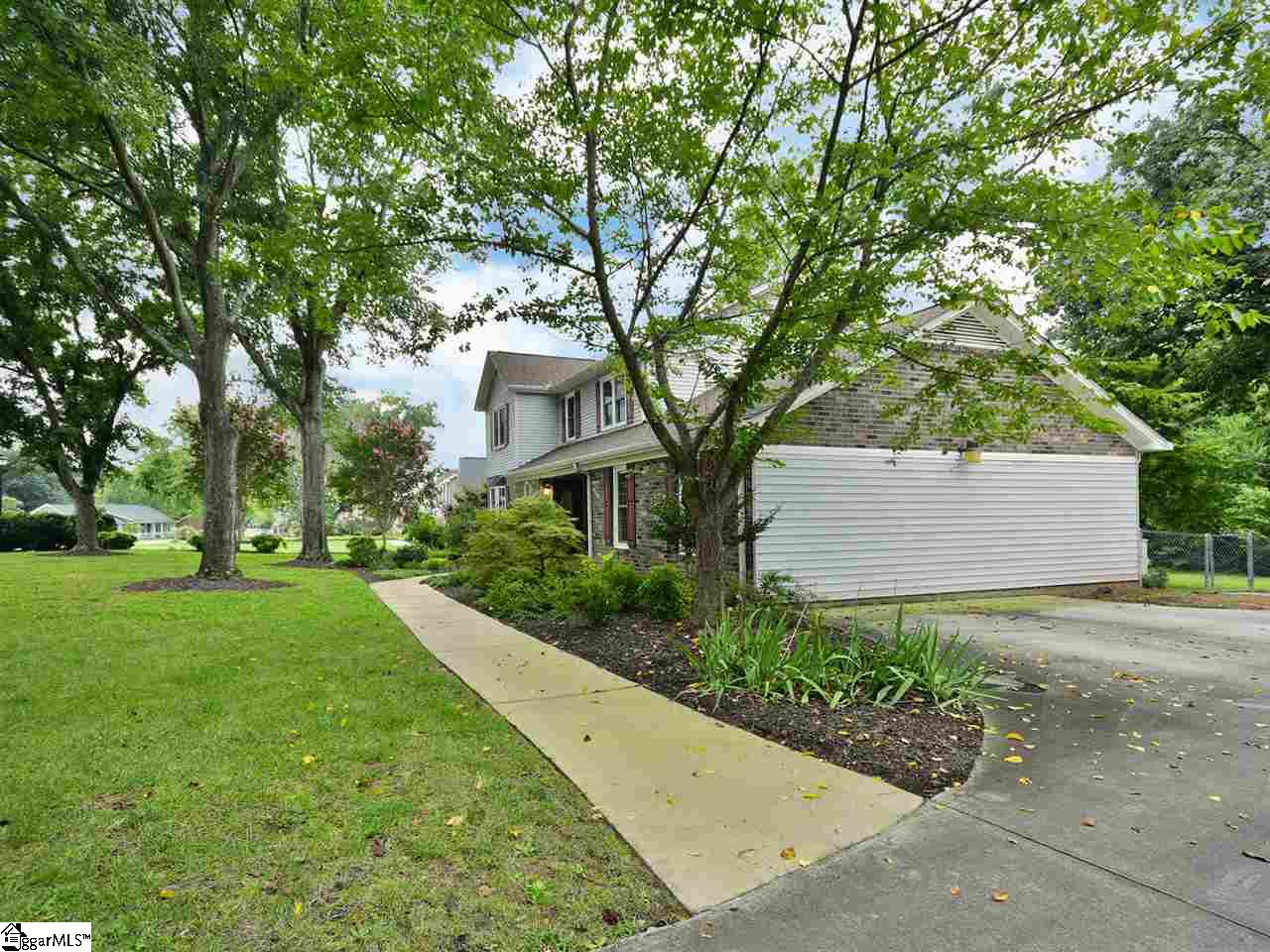 112 Sugar Creek Road Greer, SC 29650 - Photo 2 of 36 Gallery Image 2