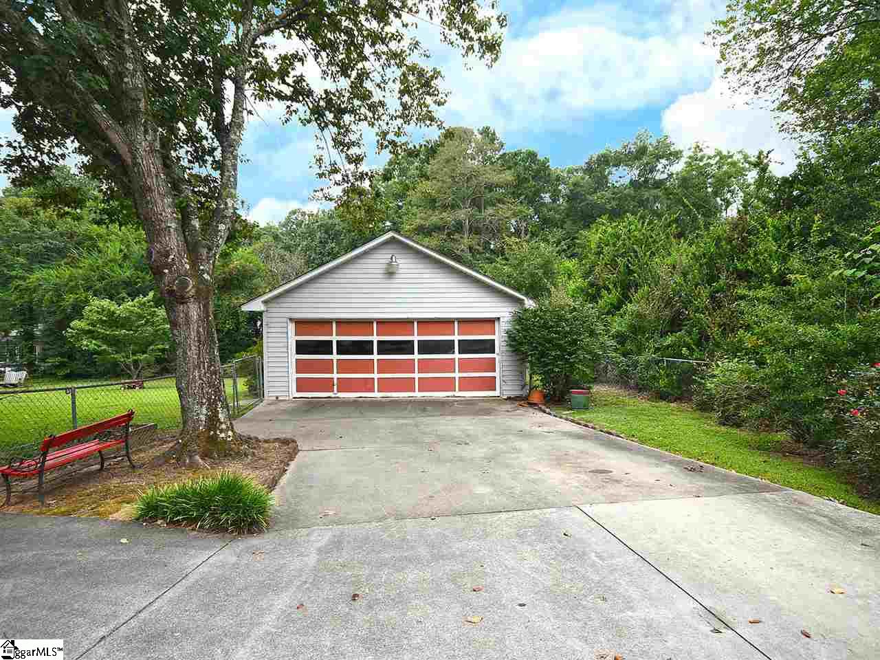 112 Sugar Creek Road Greer, SC 29650 - Photo 5 of 36 Gallery Image 5