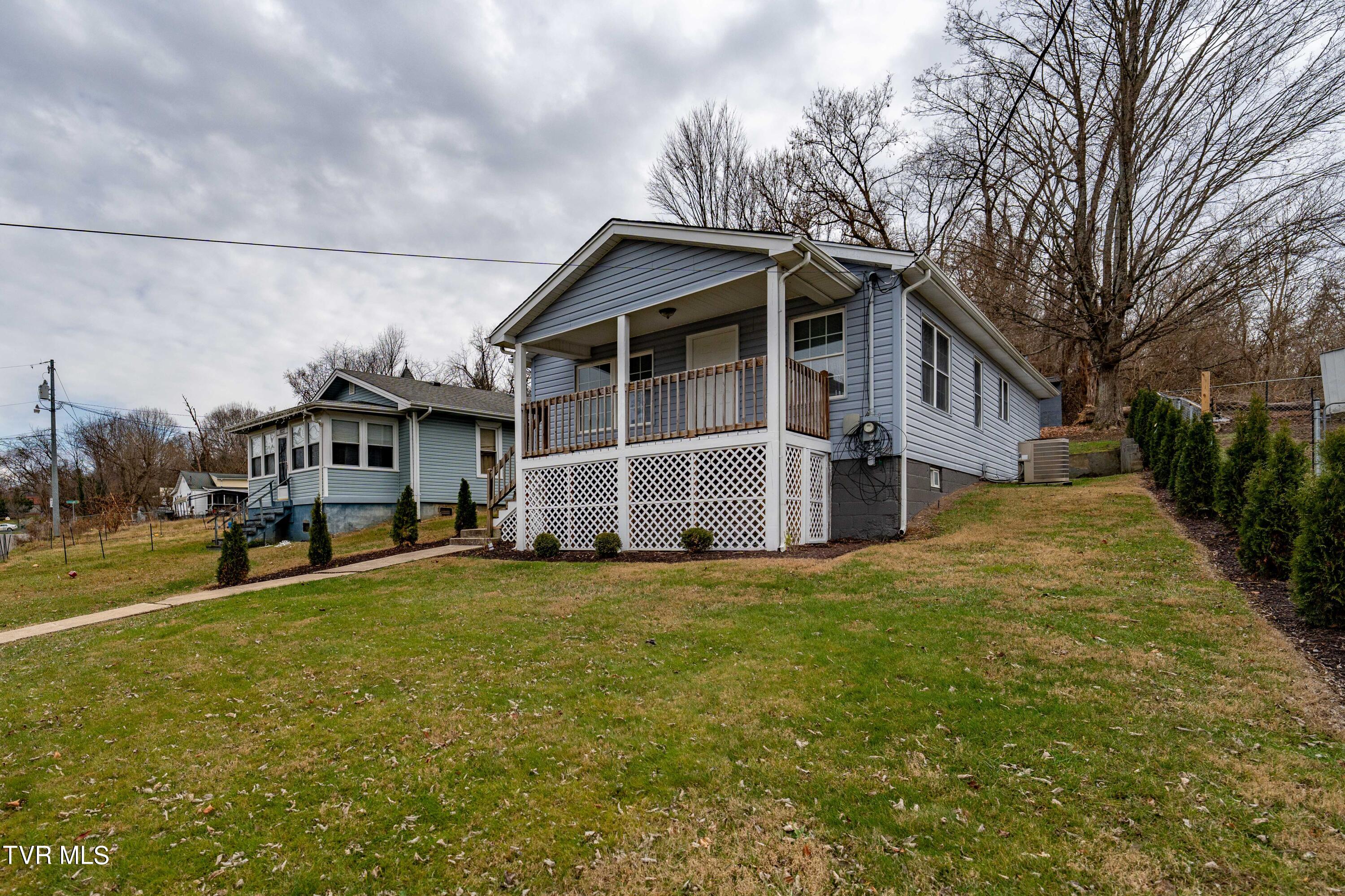1029 Heather Rd (1 of 29)