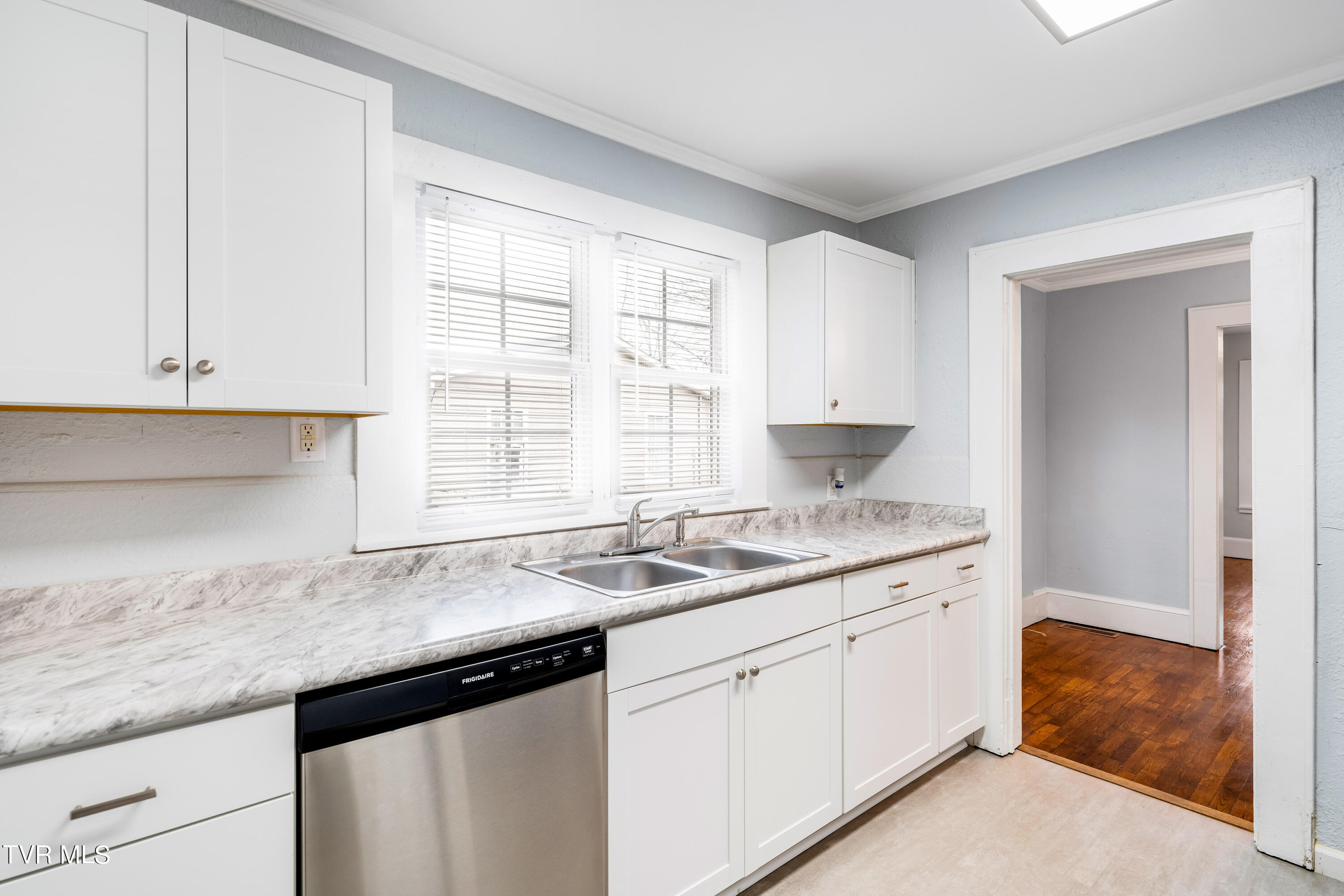 1029 Heather Road Bristol, VA 24201 - Photo 15 of 25 1029 Heather Rd (19 of 29)