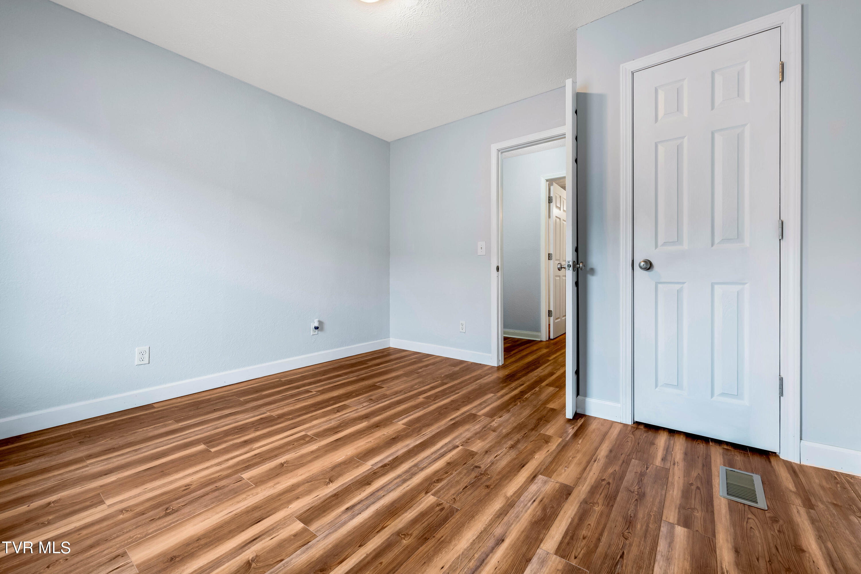 1029 Heather Road Bristol, VA 24201 - Photo 18 of 25 1029 Heather Rd (22 of 29)