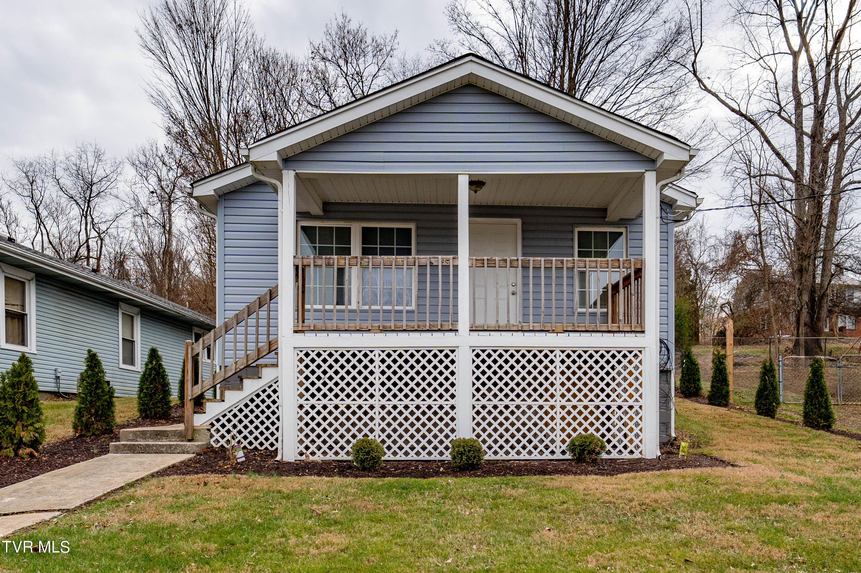 1029 Heather Road Bristol, VA 24201 - Photo 2 of 25 1029 Heather Rd (2 of 29)