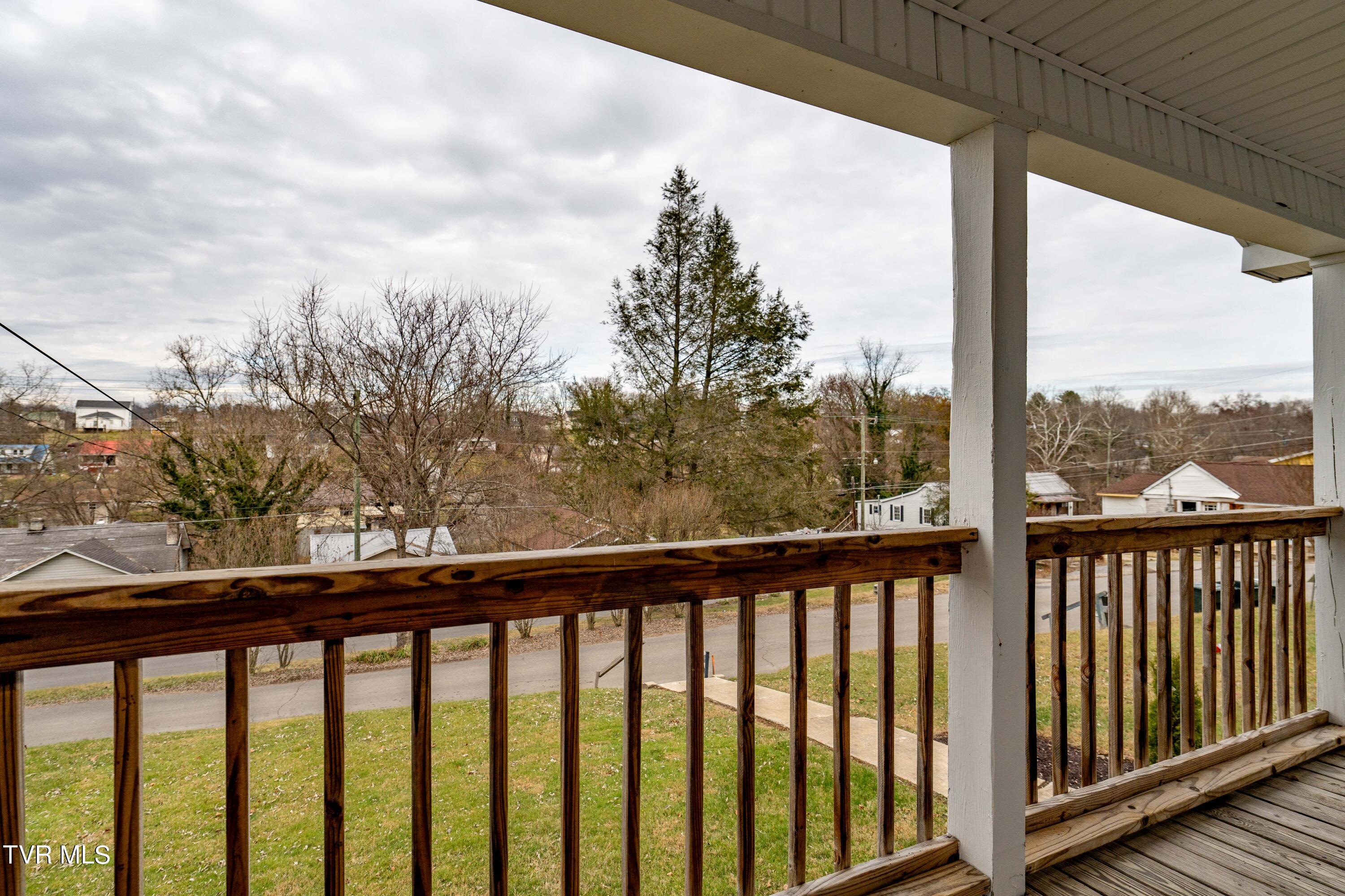 1029 Heather Road Bristol, VA 24201 - Photo 5 of 25 1029 Heather Rd (5 of 29)