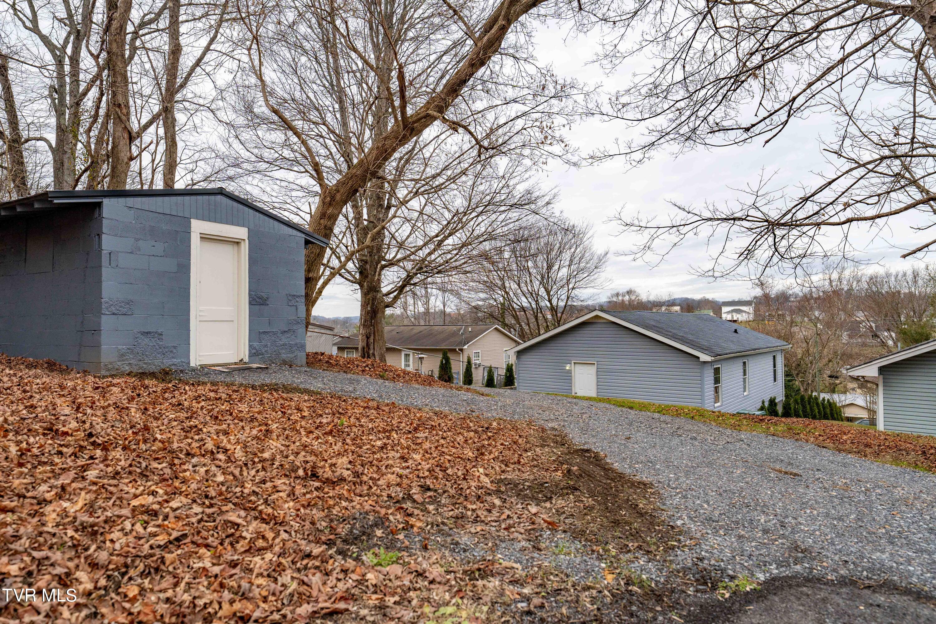 1029 Heather Road Bristol, VA 24201 - Photo 8 of 25 1029 Heather Rd (12 of 29)