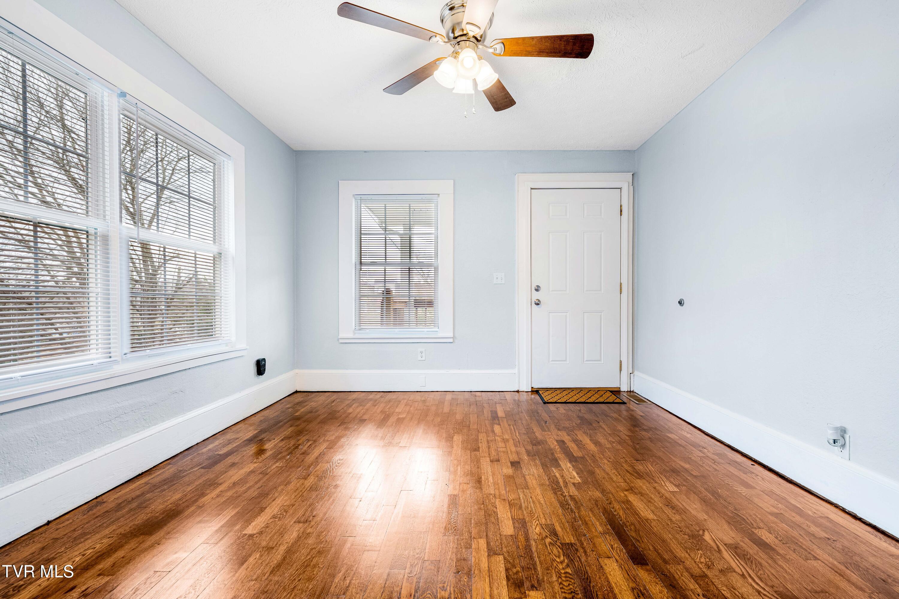 1029 Heather Road Bristol, VA 24201 - Photo 9 of 25 1029 Heather Rd (13 of 29)