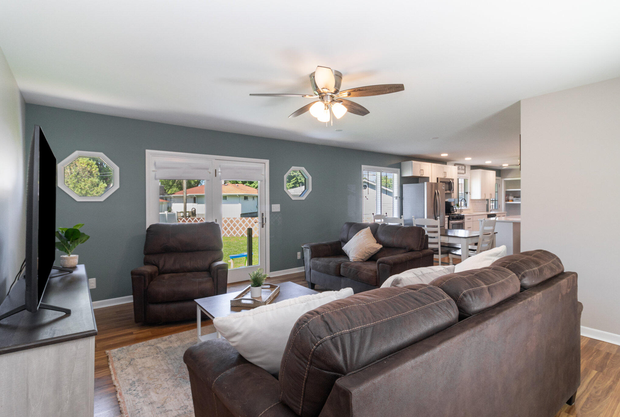 3131 Wirth Road Highland, IN 46322 - Photo 13 of 31 a living room with furniture and a window