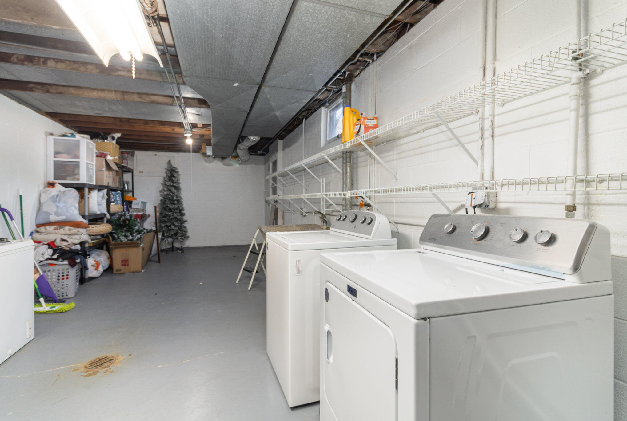 3131 Wirth Road Highland, IN 46322 - Photo 27 of 31 a utility room with dryer and washer
