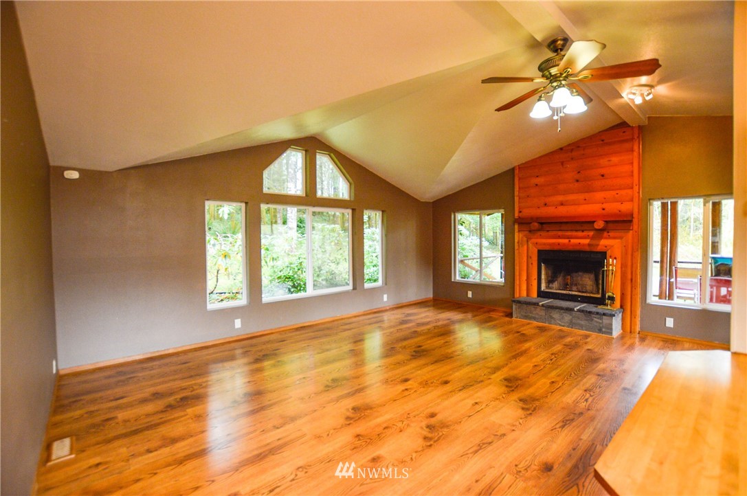 247 Rutherford Lane Castle Rock, WA 98611 - Photo 3 of 25 Gallery Image 3