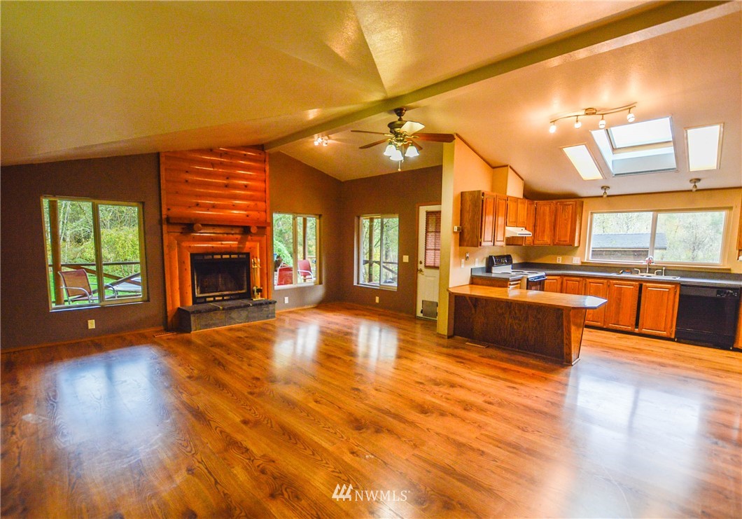 247 Rutherford Lane Castle Rock, WA 98611 - Photo 4 of 25 Gallery Image 4