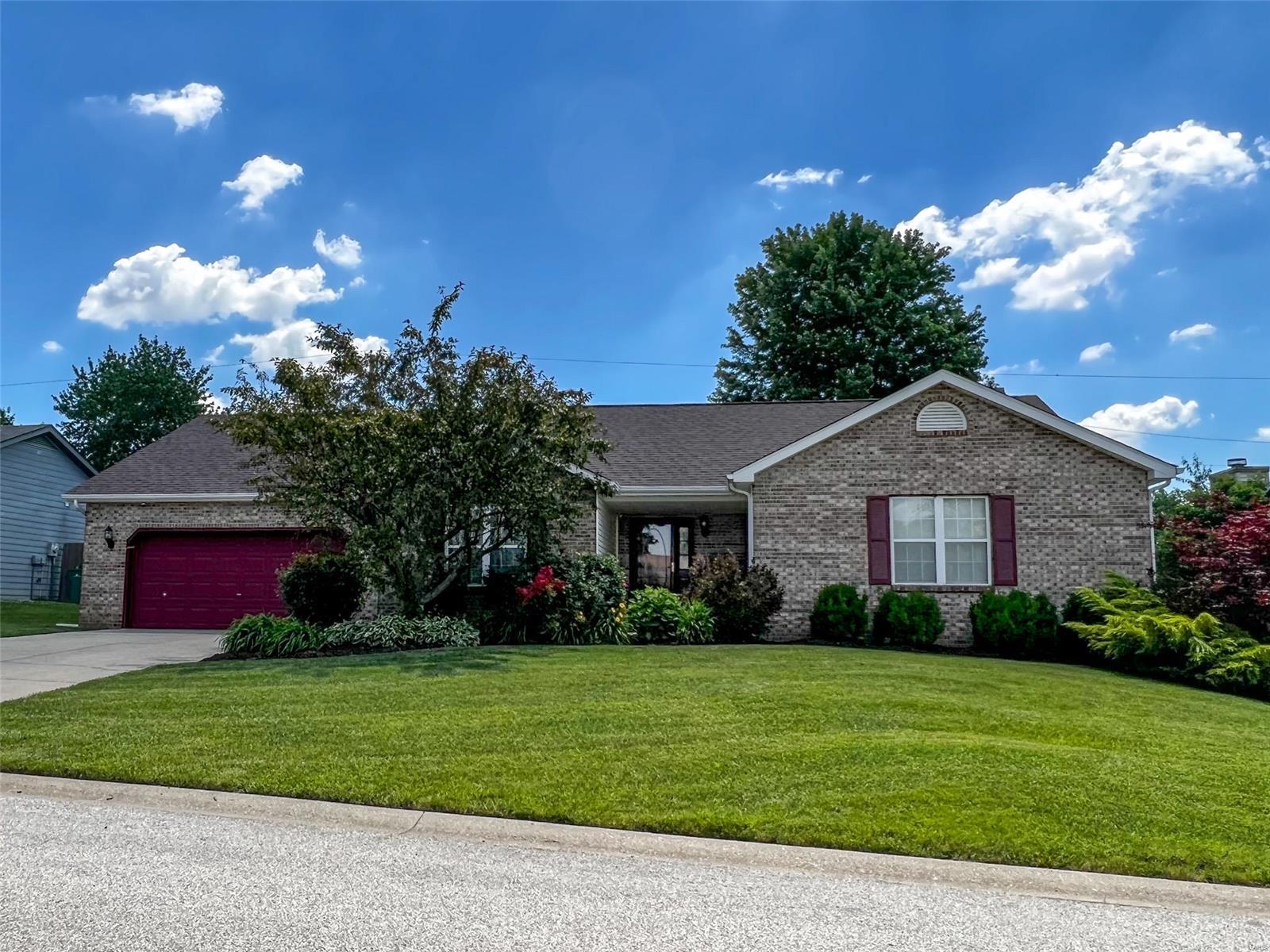 14 Rio Verde Drive Belleville, IL 62221 - Photo 1 of 44 Gallery Image 1