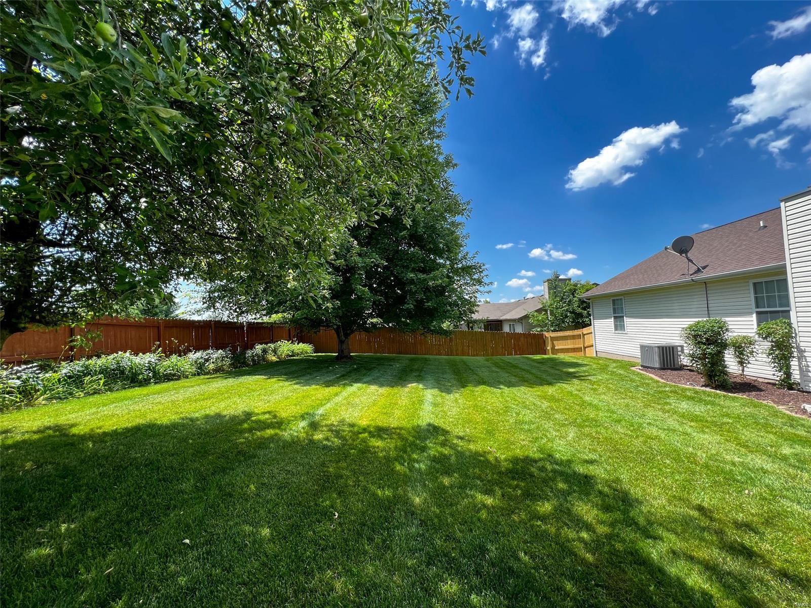 14 Rio Verde Drive Belleville, IL 62221 - Photo 4 of 44 Gallery Image 4