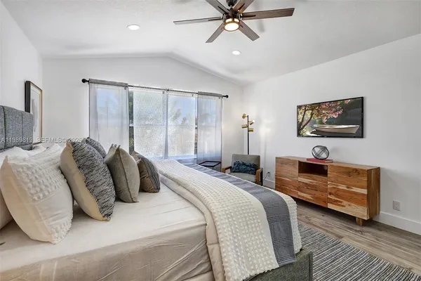 $555,000 | 104 Wedgewood Lakes South, Greenacres, FL 33463