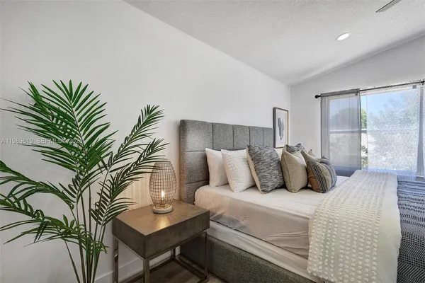 $555,000 | 104 Wedgewood Lakes South, Greenacres, FL 33463