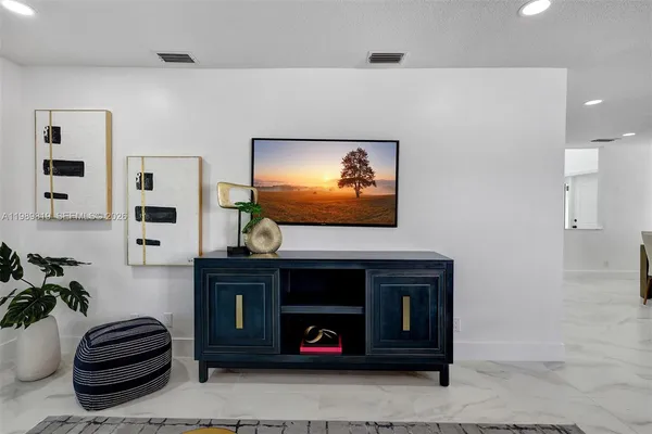 $555,000 | 104 Wedgewood Lakes South, Greenacres, FL 33463