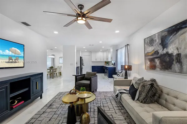 $555,000 | 104 Wedgewood Lakes South, Greenacres, FL 33463