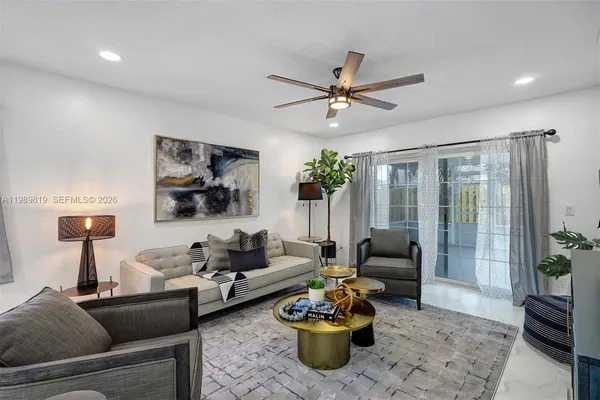 $555,000 | 104 Wedgewood Lakes South, Greenacres, FL 33463