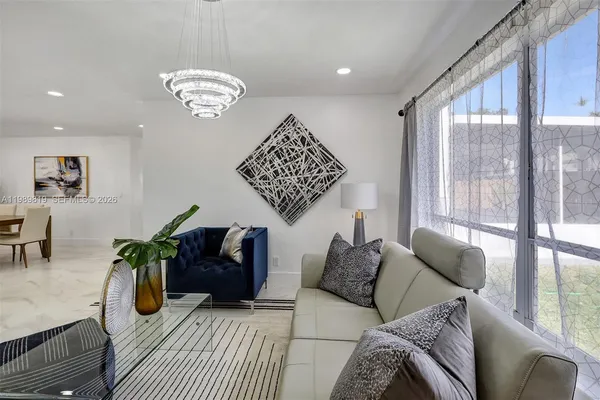 $555,000 | 104 Wedgewood Lakes South, Greenacres, FL 33463