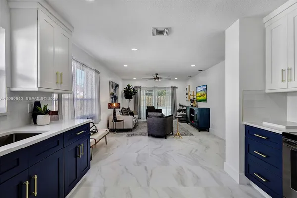 $555,000 | 104 Wedgewood Lakes South, Greenacres, FL 33463