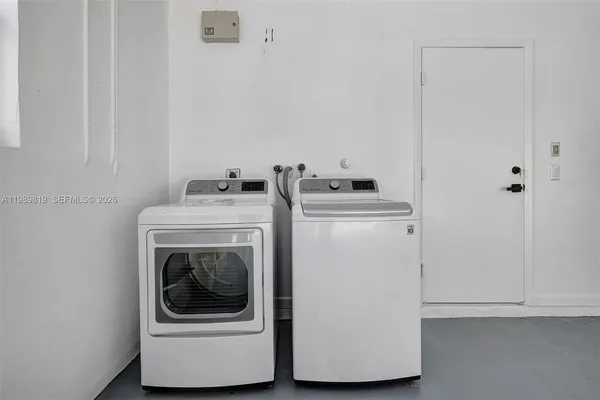 $555,000 | 104 Wedgewood Lakes South, Greenacres, FL 33463