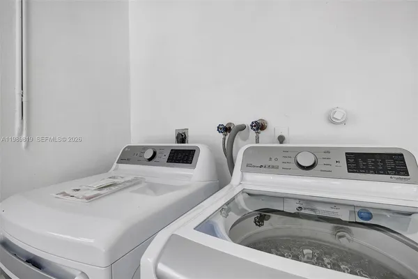 $555,000 | 104 Wedgewood Lakes South, Greenacres, FL 33463