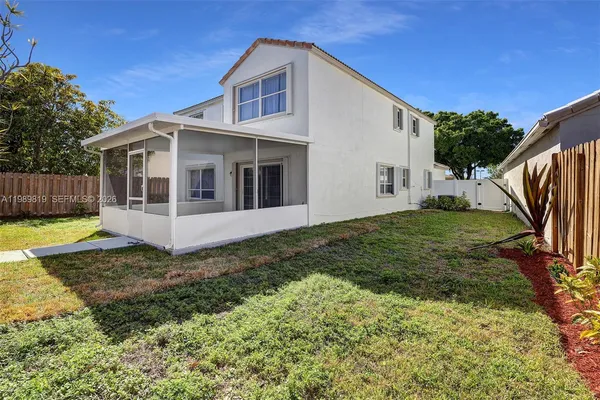 $555,000 | 104 Wedgewood Lakes South, Greenacres, FL 33463