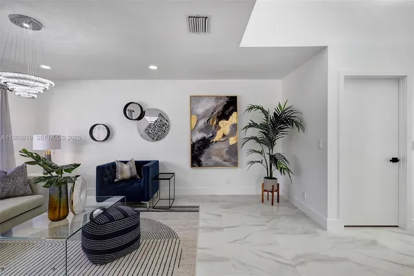 $555,000 | 104 Wedgewood Lakes South, Greenacres, FL 33463