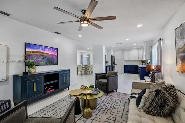 $555,000 | 104 Wedgewood Lakes South, Greenacres, FL 33463