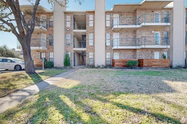 $850 | 9520 Royal Lane, Unit 308, Dallas, TX 75243