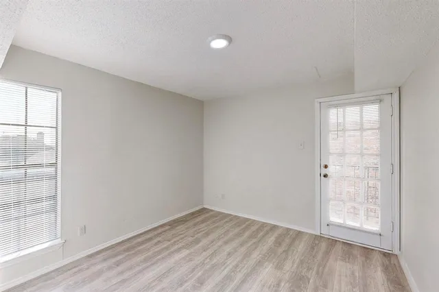 $850 | 9520 Royal Lane, Unit 308, Dallas, TX 75243