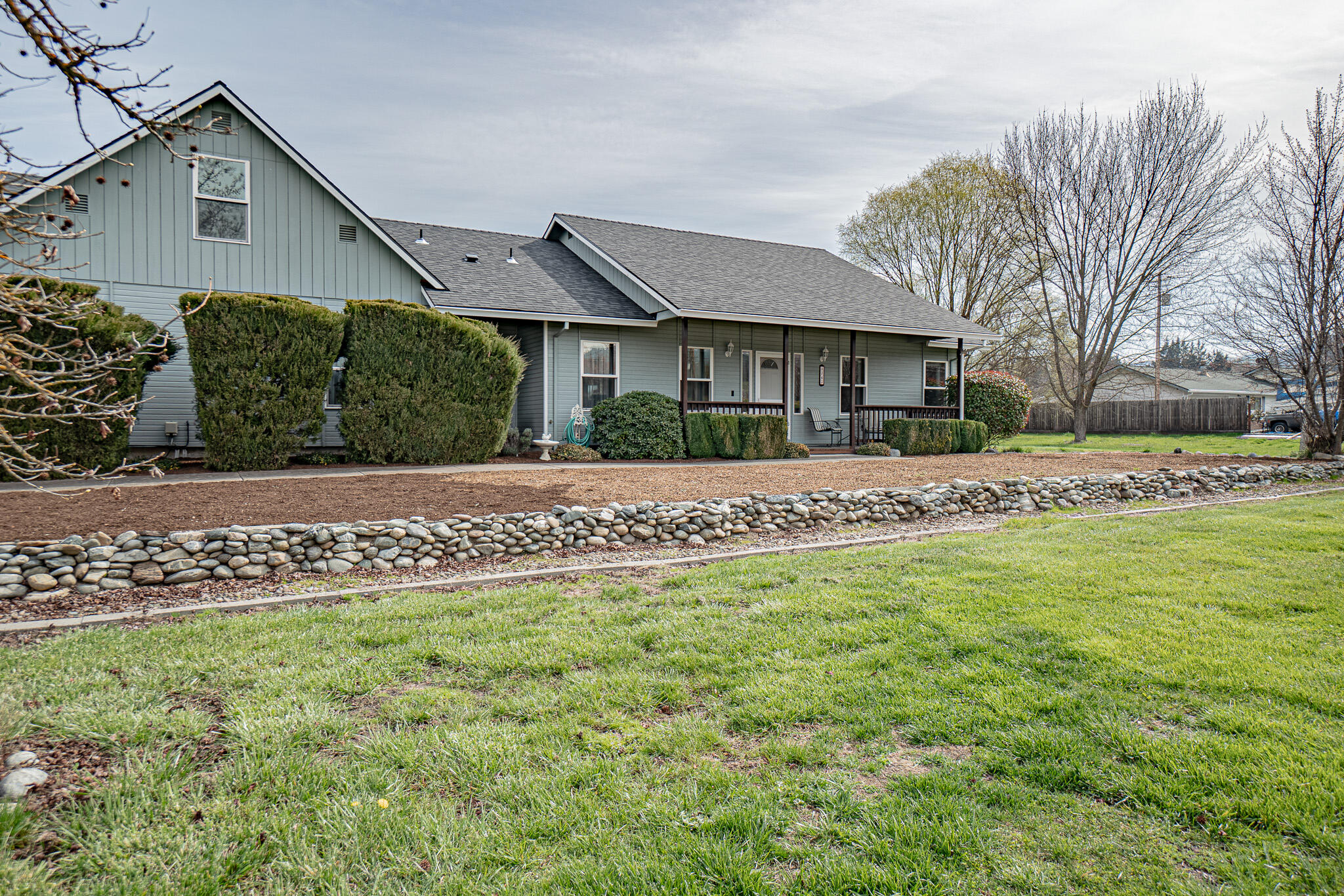 1747 Minear Road Medford, OR 97501 - Photo 30 of 35 DSC00586-HDR