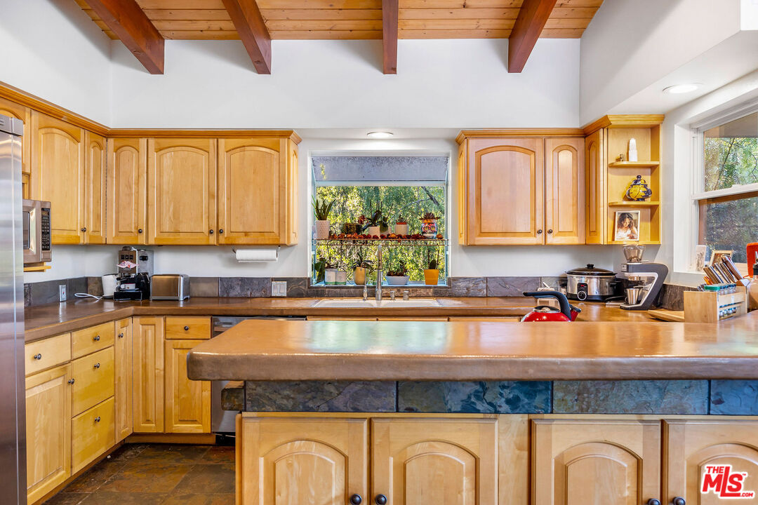 2716 Halsey Road Topanga, CA 90290 - Photo 15 of 51