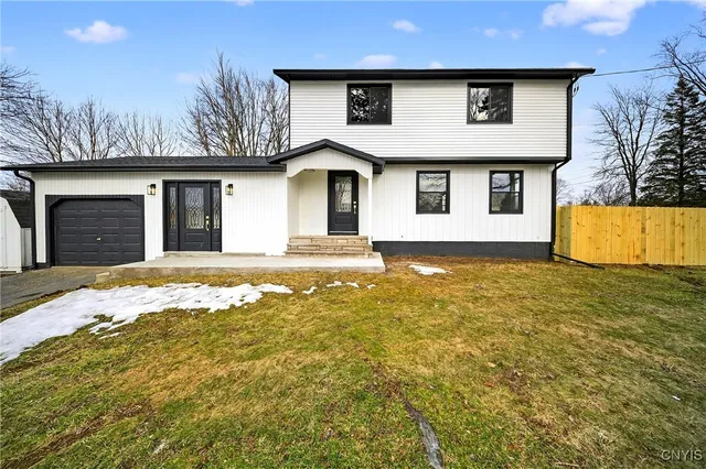 $289,900 | 4115 Poplar Drive, Clay, NY 13090